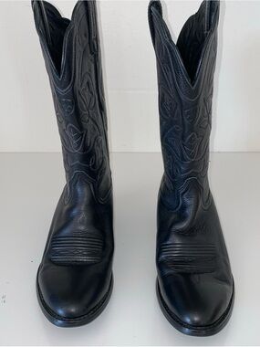 Ariat Woman’s Heritage R Toe Cowgirl Boots Blank Leather Size 7.5C Wide 10001037